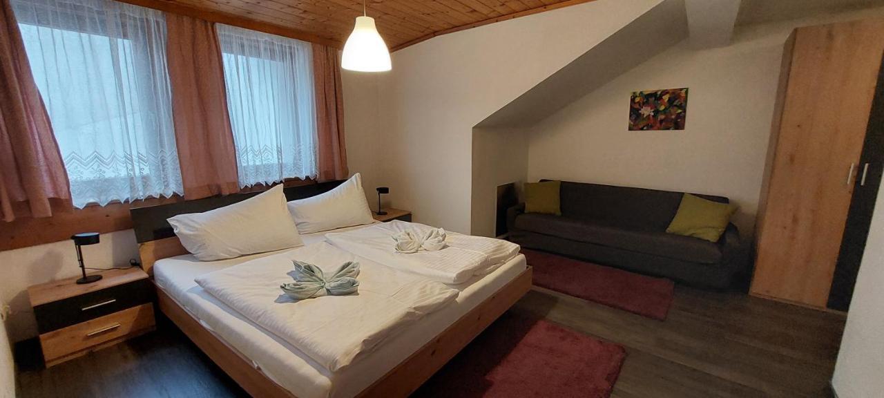 Hotel Weisses Roessl Werfen Esterno foto