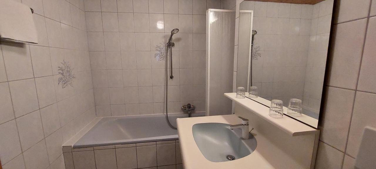 Hotel Weisses Roessl Werfen Esterno foto