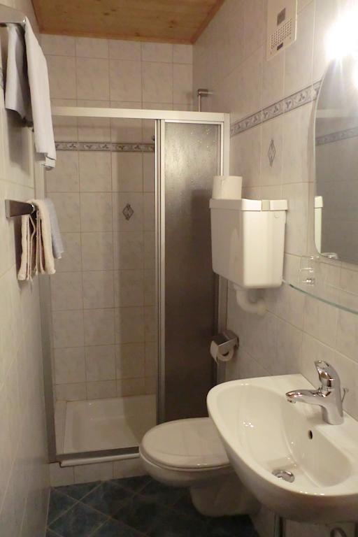 Hotel Weisses Roessl Werfen Camera foto