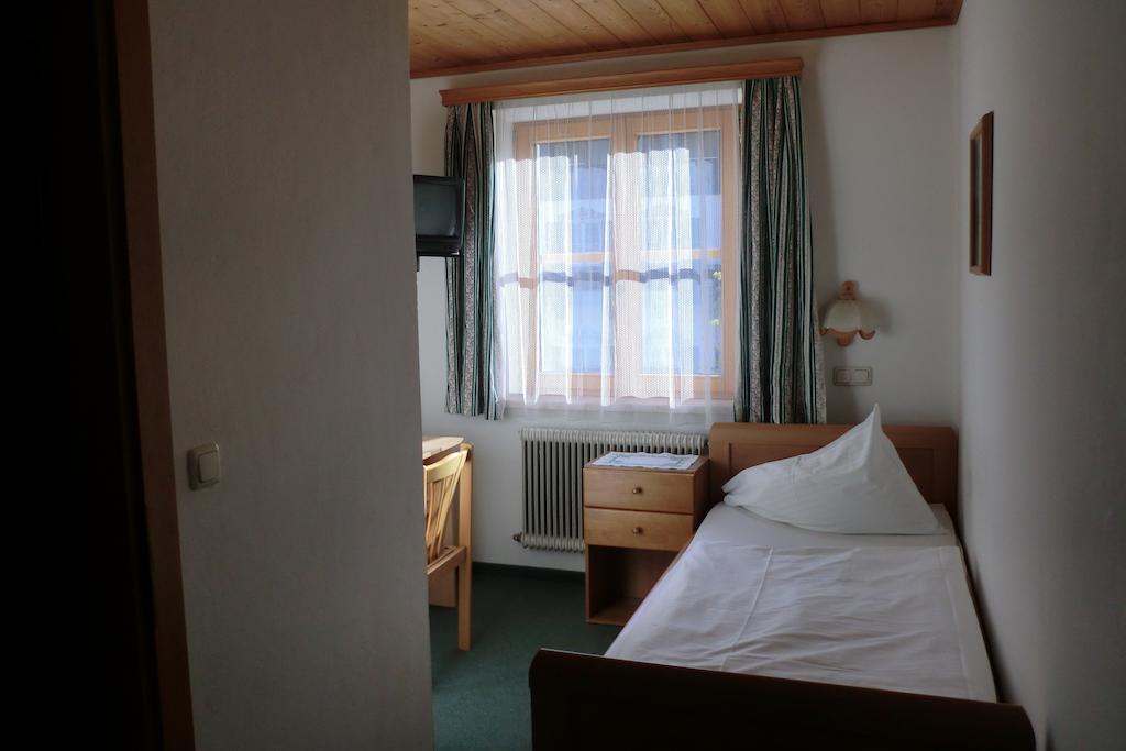Hotel Weisses Roessl Werfen Camera foto