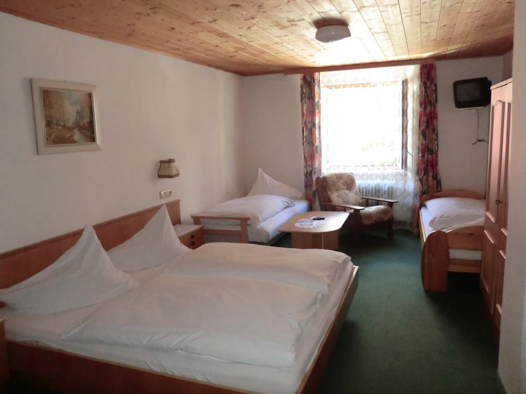 Hotel Weisses Roessl Werfen Camera foto