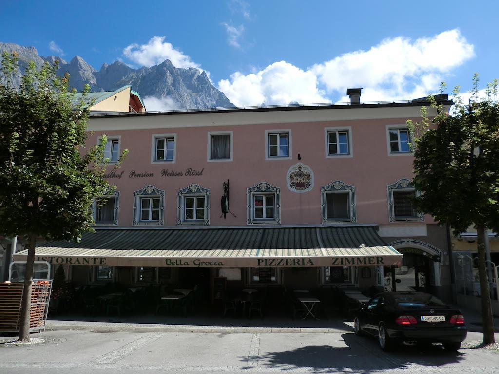 Hotel Weisses Roessl Werfen Esterno foto